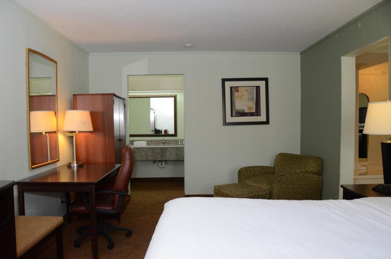 Quality Inn & Suites Covington Exterior photo