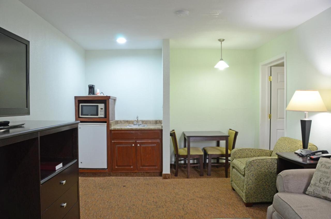 Quality Inn & Suites Covington Exterior photo